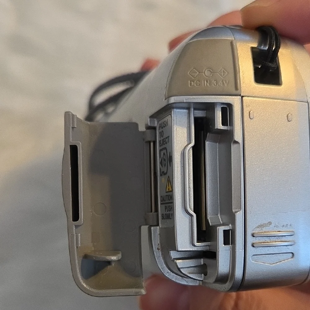 Olympus Camedia D-580 Zoom Digital Camera - Tested & Working - Silver Y2K